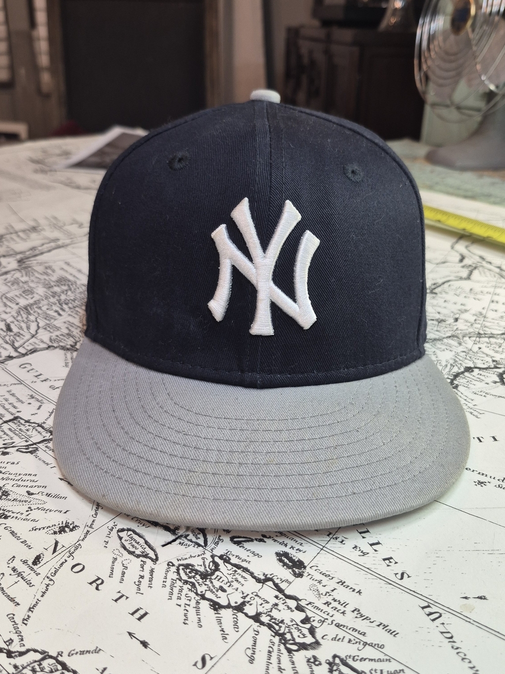 New York Yankees Two-Tone Snapback Cap - Navy and Gray